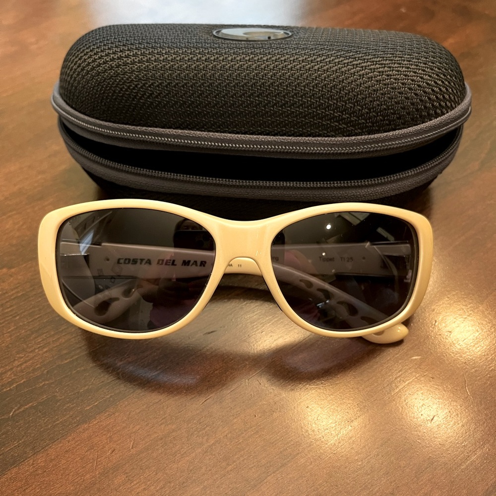 Costa Del Mar tippet cream colored sunglasses